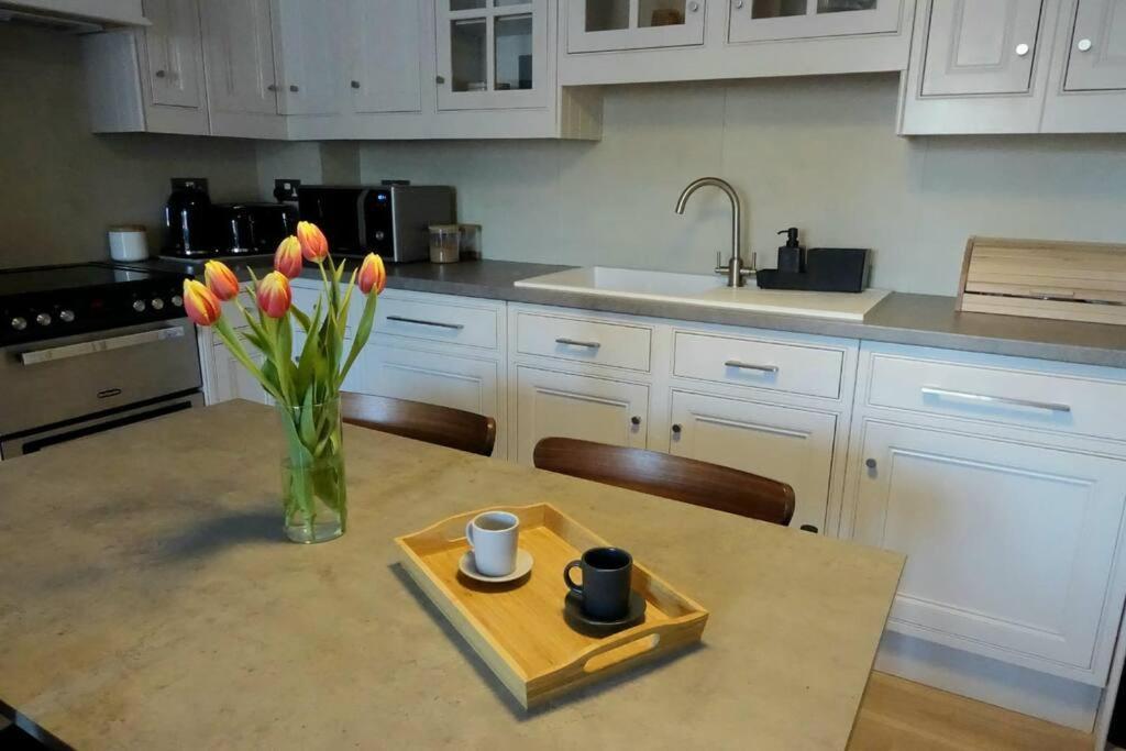 Appartement Stylish City-centre With Balcony